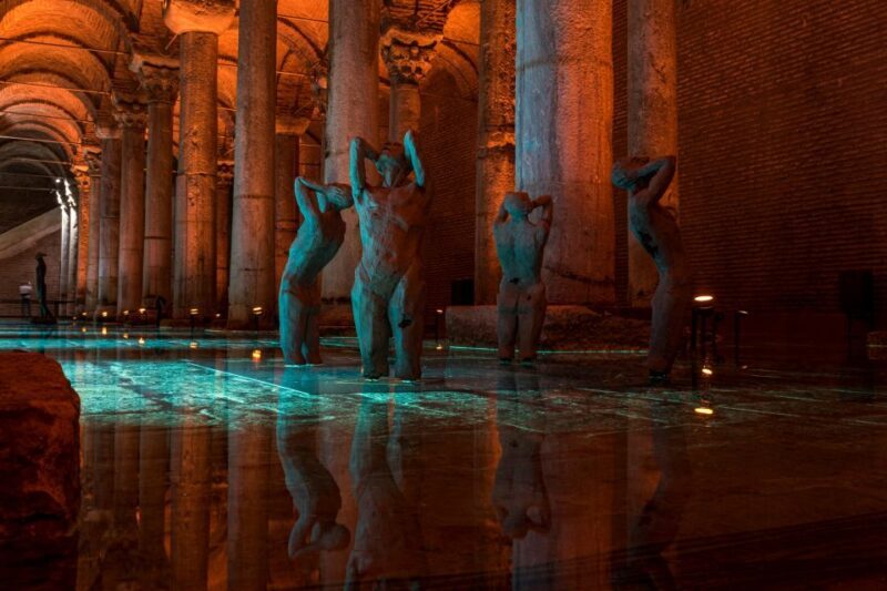 Istanbul: Istanbul Night Walking Tour - Exploring the Hippodrome of Constantinople