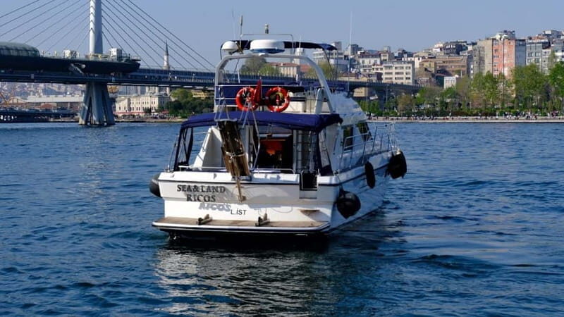 Istanbul: Luxury Yacht on Bosphorus - Istanbul: Luxury Yacht on Bosphorus — An Authentic and Elegant Water Adventure