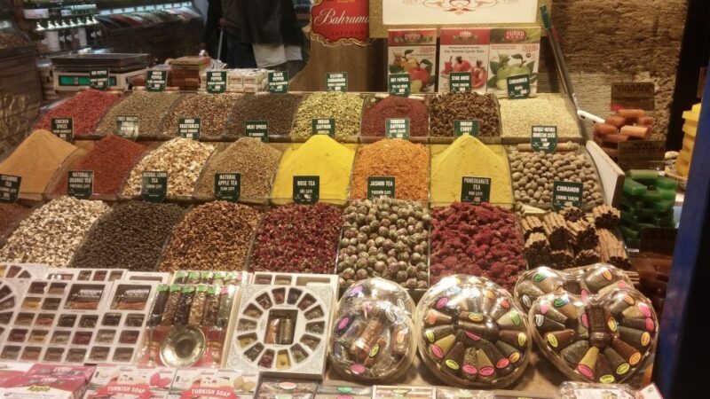 Istanbul: Morning Bosphorus Boat Tour with Spice Bazaar - Key Points