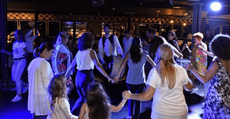 Istanbul: New Year's Eve Bosphorus Dinner Cruise Party 2026 - Who Should Consider This Tour?