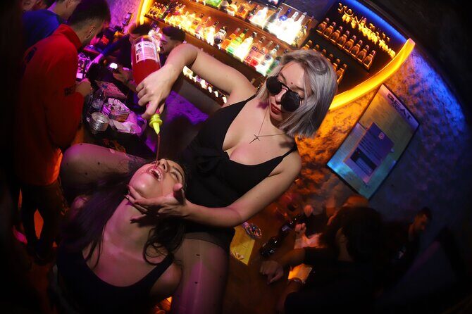 Istanbul Party Pub Crawl with Party Bus in Sultanahmet and Taksim - The Sum Up