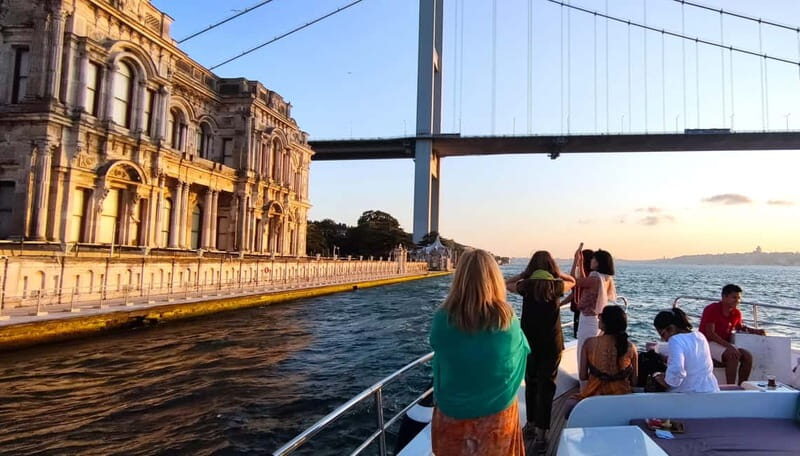 Istanbul: Private Bosphorus Dinner Cruise on a Luxury Yacht - Exploring the Istanbul Bosphorus by Yacht: A Luxurious Night Out