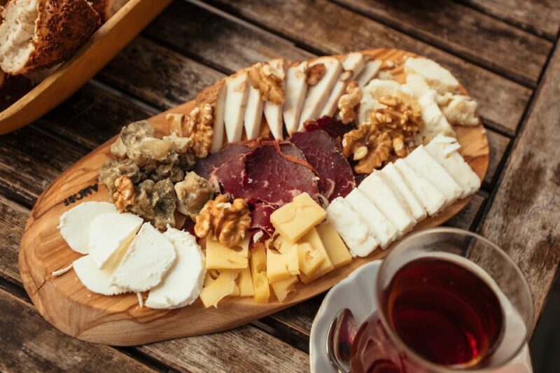 Istanbul: Private Guided Food Tour with 10 Tastings - Exploring Istanbul’s Culinary Scene: What to Expect