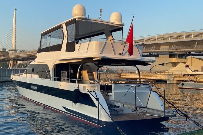 Istanbul Private Luxury Yacht on Bosphorus 20 mt 65feet - Key Points