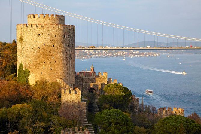 Istanbul Sunset Cruise With Luxury Yacht On Bosphorus - A Sunset on the Bosphorus: Luxury Yacht Experience in Istanbul