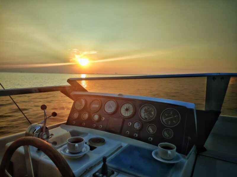 Istanbul: Sunset Yacht Cruise on the Bosphorus with Transfer - A Closer Look at the Experience