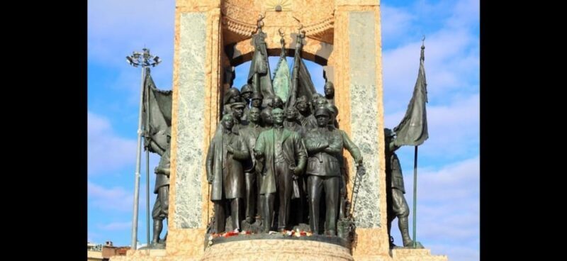 Istanbul: Taksim Square Tour with Tarot Reading - Who Is This Tour Right For?