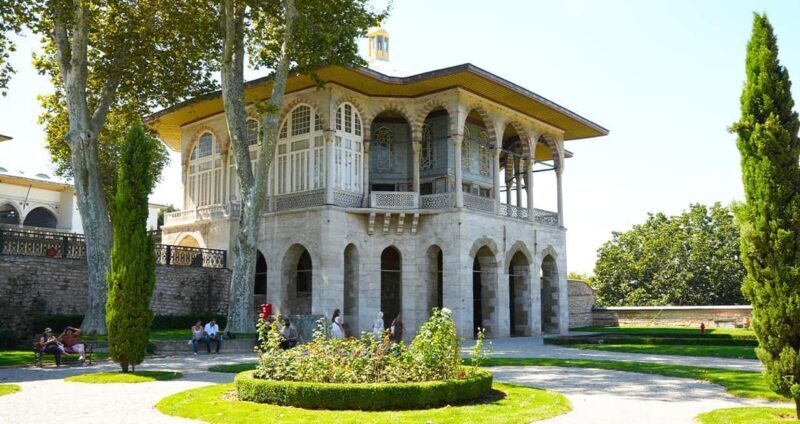 Istanbul: Topkapi & Harem Tour with Historian Guide & Ticket - Who Will Benefit Most?