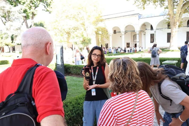 Istanbul: Topkapi Palace and Harem Museum Tour with Ticket - Key Points