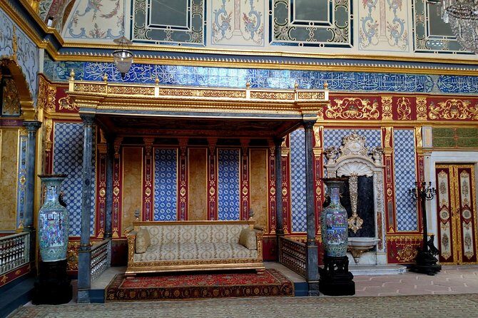 Istanbul Topkapi Palace and Harem Small-Group Guided Tour - Frequently Asked Questions