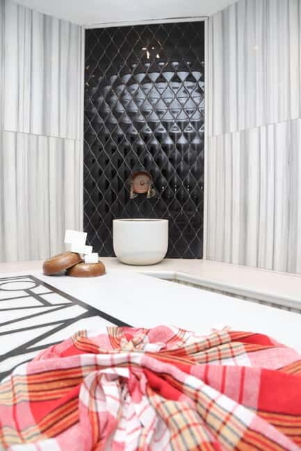 Istanbul: Traditional Turkish Bath With Foam and Oil Massage - Key Points
