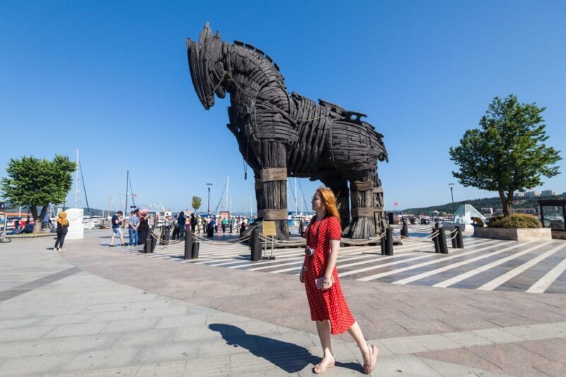 Istanbul: Troy Guided Bus Tour with Ferry Tickets & Lunch - An In-Depth Look at the Troy Guided Bus Tour
