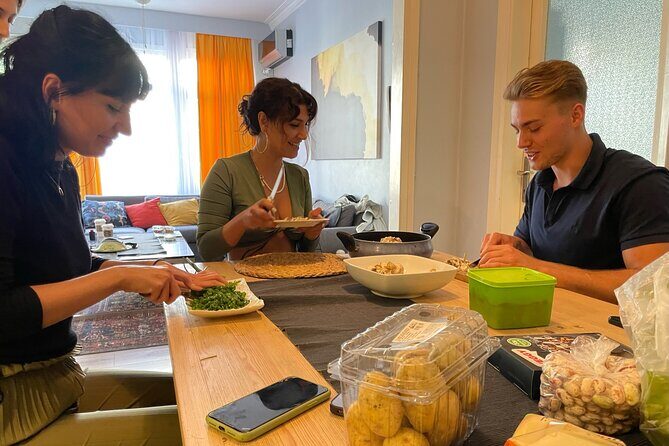Istanbul Vegan/Vegeterian Cooking Class with Locals at Home - Key Points