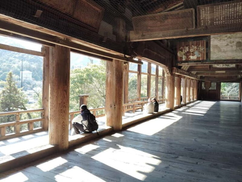 Itsukushima Shrine: Guided Tour with a Local - Key Points