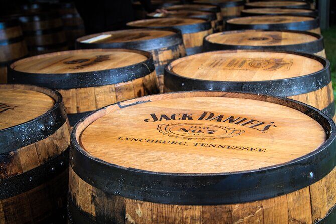 Jack Daniel Distillery Tour with Lynchburg & World's Longest Bar - Why This Tour Works