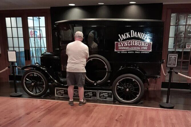 Jack Daniels Smooth Distillery Tours Shopping and Barbecue - Key Points