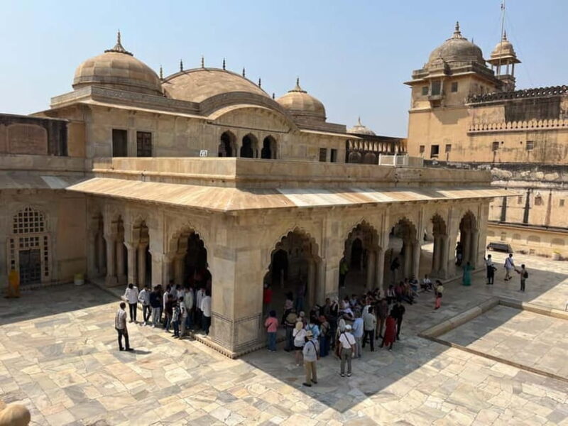 Jaipur: Amber Fort Private Tour with Skip-the-Line Entry - Entry and First Impressions