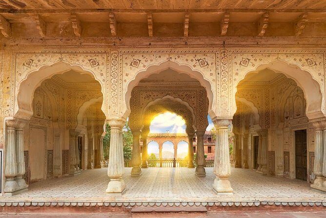 Jaipur Amer Fort, Jal Mahal & Stepwell Private Half-Day Tour - Who Should Consider This Tour?