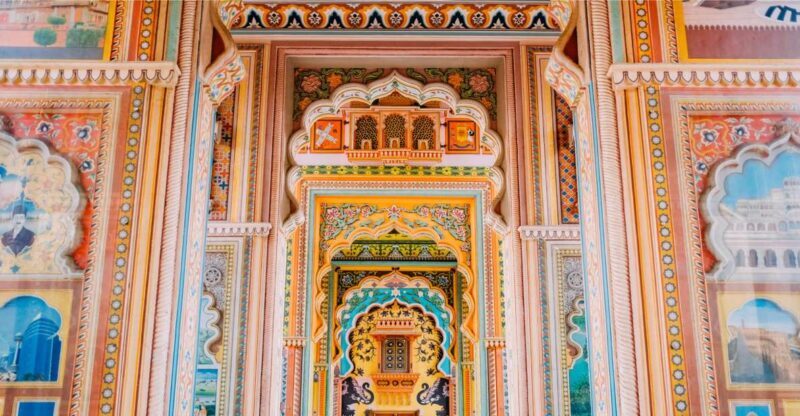 Jaipur City Tour: City Palace, Jantar, Hawa & Jal Mahal - A Deep Dive into the Jaipur City Tour
