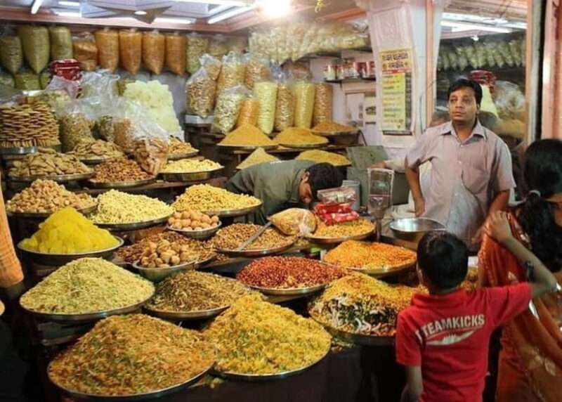 Jaipur: Guided History Walking Tour with Food Tasting - Exploring Jaipur: Guided History Walking Tour with Food Tasting