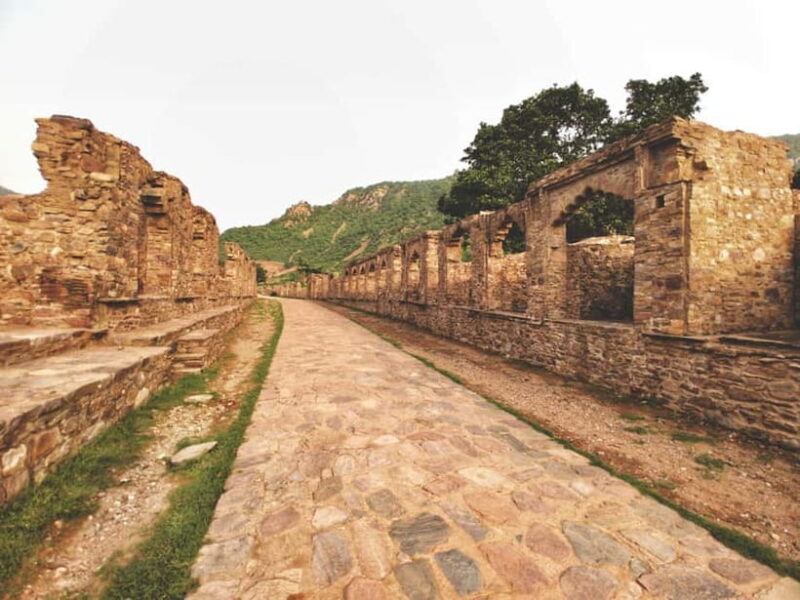 Jaipur: Haunted Bhangarh Fort and Abhaneri Stepwell Day Trip - Practical Considerations and Tips