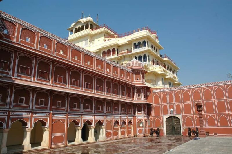 Jaipur: Jantar Mantar & Hawa Mahal Guided Walking Tour - An In-Depth Look at the Jaipur Jantar Mantar & Hawa Mahal Guided Walking Tour