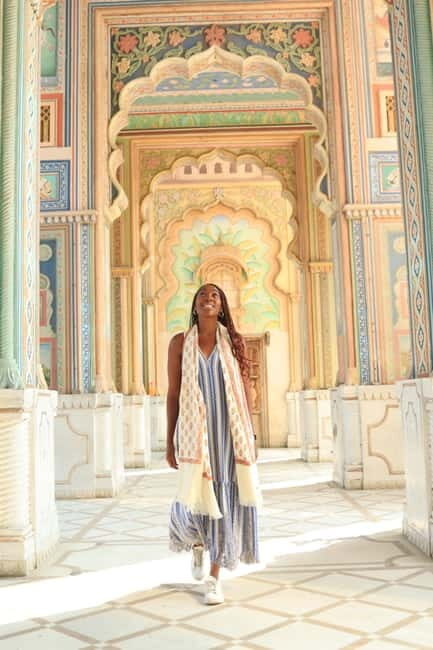 Jaipur: Patrika Gate Professional Photoshoot with Local - Exploring Patrika Gate: A Vibrant Monument in Jaipur