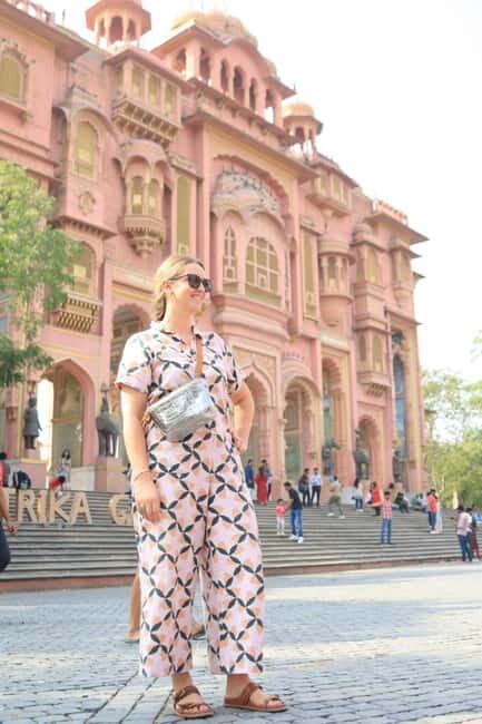 Jaipur: Patrika Gate Professional Photoshoot with Local - Why It’s a Great Value