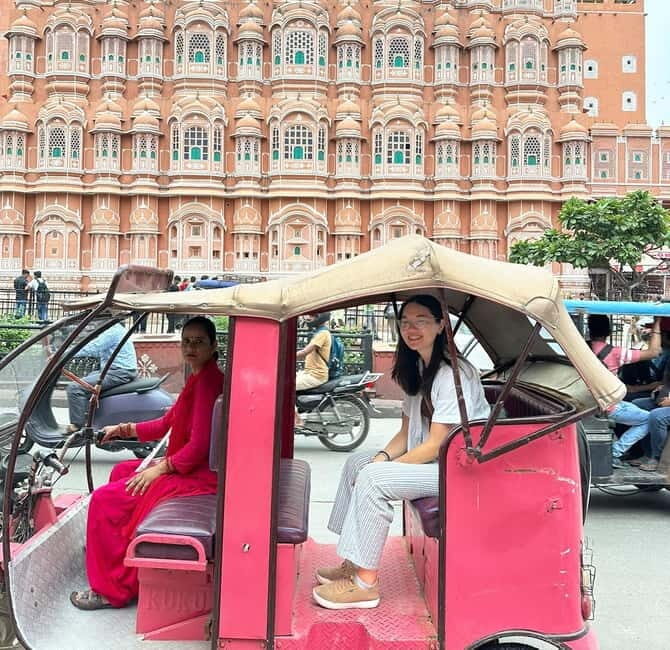 Jaipur Private City Tour with a Women-Driven E-Rickshaw Ride - A Closer Look at the Jaipur Women-Driven E-Rickshaw Tour