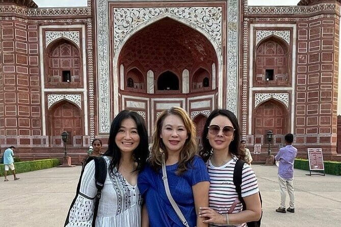 Jaipur to Taj Mahal Agra Day Tour with Sunrise or Sunset View - FAQs