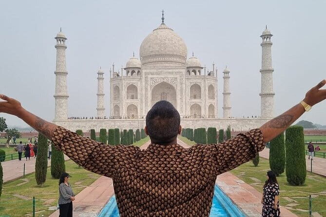 Jaipur to Taj Mahal Day Trip via Chand Baori Stepwell - The Journey Begins: From Jaipur to Agra