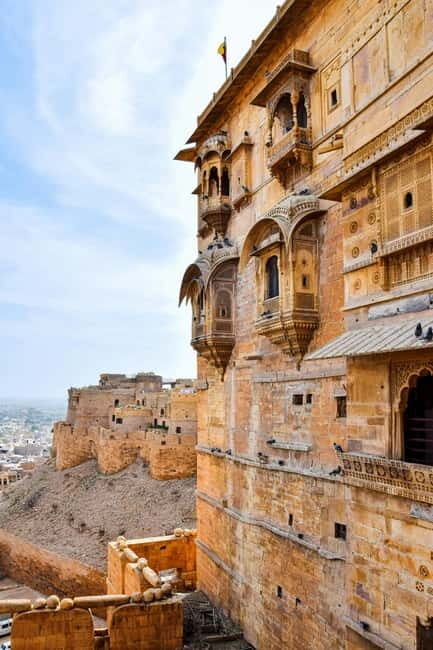 Jaisalmer: 5.5 Hour City Walking Tour with a Guide - Exploring Jaisalmer Fort