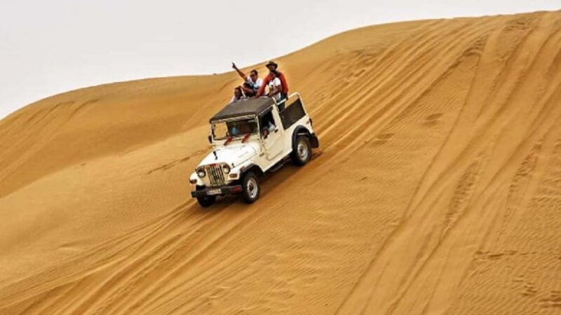 Jaisalmer: Village tour, camel ride, cultural show with stay - Key Points