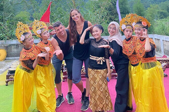 Jakarta Bogor Tour Traditional Performance and Explore Nature - Key Points