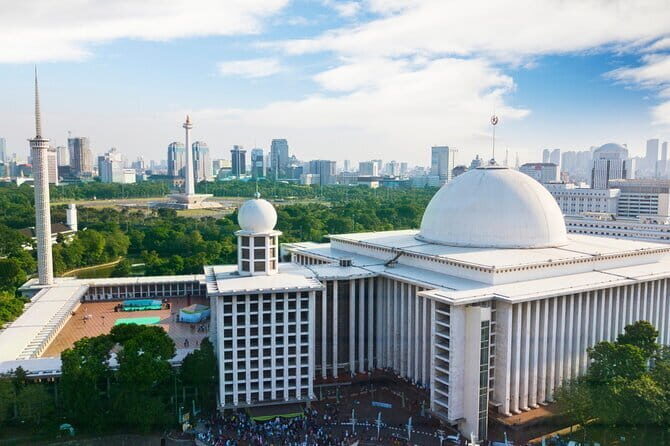 Jakarta Highlight Places with Multilingual Guide - A Full Review of Jakarta’s Top Sights in a Compact Day