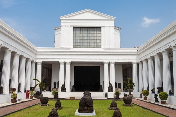 Jakarta Highlight Places with Multilingual Guide - Who Is This Tour Best For?