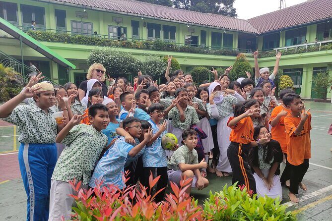 Jakarta Private City Tour with Obama School visit - FAQ