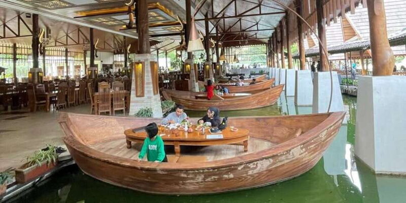 Jakarta: Volcano, Tea/Rice Fields, Hot Spring, Local Food - A Deep Dive into the Indonesian Landscape and Culture