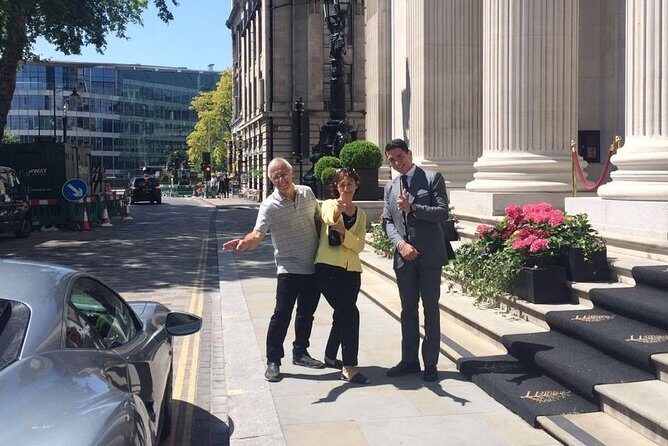 James Bond Filming Locations: Private Black Cab Tour in London - An In-Depth Look at the James Bond Black Cab Tour in London