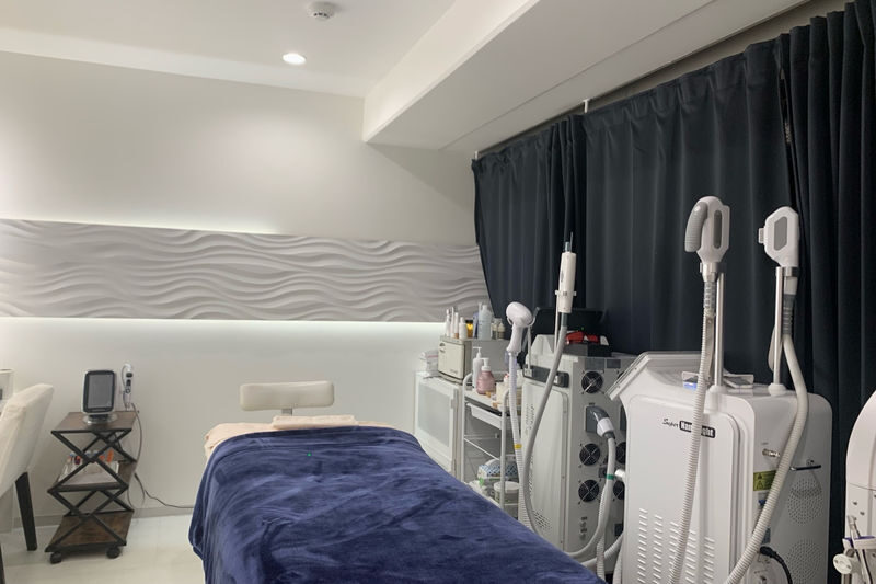 Japanese Cherry Blossom Skin Management Experience - Your 60-minute HydraFacial appointment