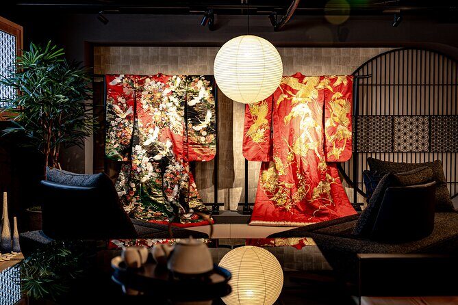 Japanese Crafts and Sake Tasting - A Close Look at the Japanese Crafts and Sake Tasting Tour