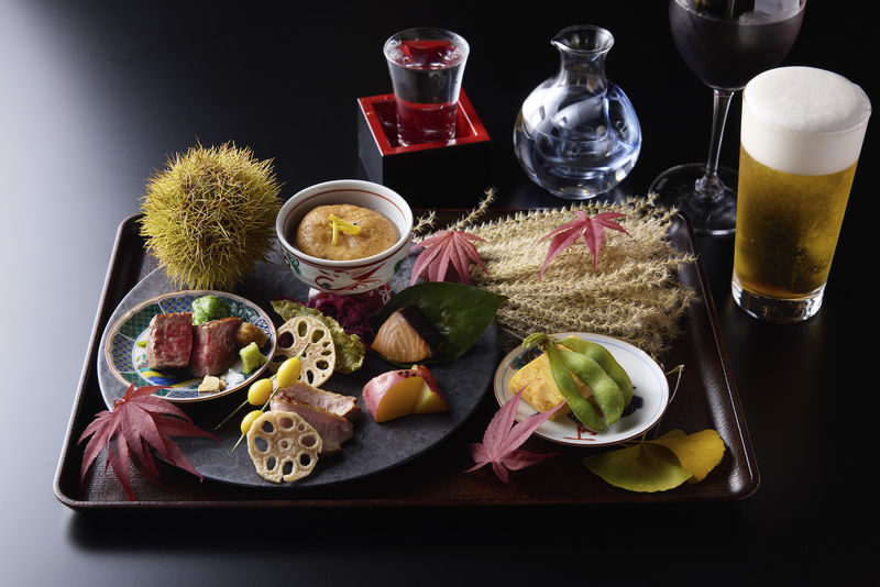 Japanese Cuisine & Geisha Performances Cultural Experience in Tokyo - A dinner with more than a stage show
