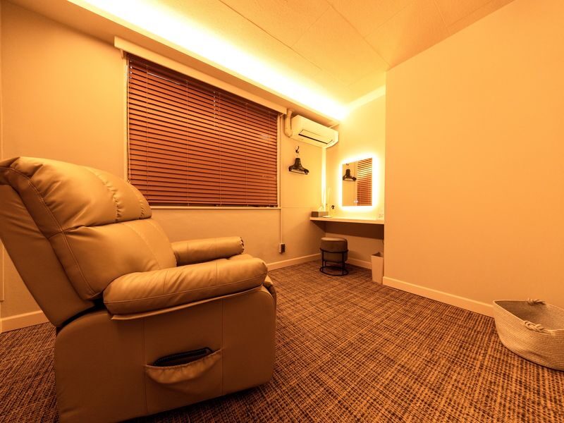 Japanese Head Spa for Travel Fatigue in Shinjuku, Tokyo | La HEAD - Finding La HEAD in 第3歯朶ビル
