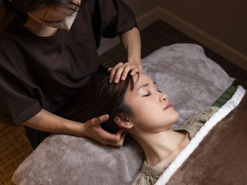 Japanese Head Spa for Travel Fatigue in Shinjuku, Tokyo | La HEAD - Choosing Basic or Aroma, and how long to book