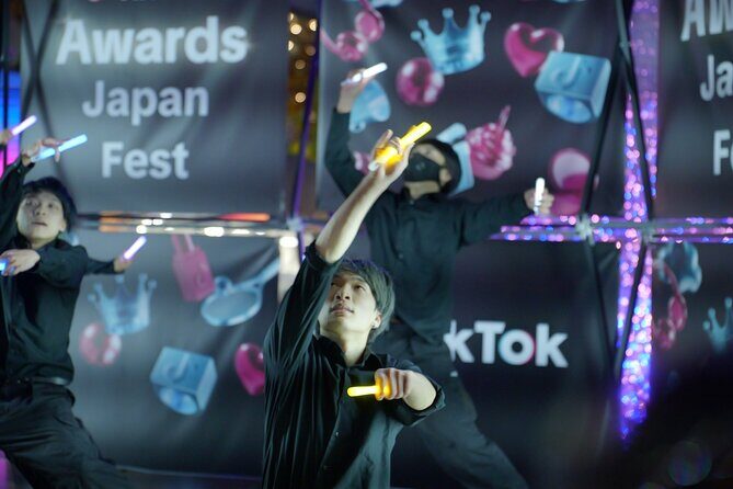 Japanese Wotagei Workshop in Tokyo Learn from a Champion - Who Will Love This Experience?