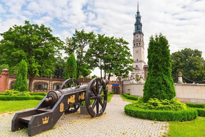 Jasna Gora & Black Madonna Private Tour from Lodz with Lunch - A Detailed Look at the Jasna Gora & Black Madonna Private Tour from Lodz
