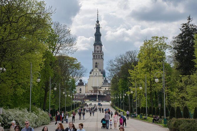 Jasna Gora & Black Madonna Private Tour from Lodz with Lunch - Key Points
