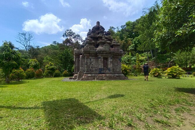 Java Village and Temple Tour from Borobudur - FAQs