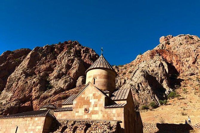 Jeep tour to Khor Virap, Noravank and lake Hors / price per vehicle - Key Points