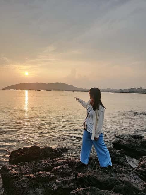 Jeju Island: Sunrise Guided Tour with Hotel Pickup - Key Points